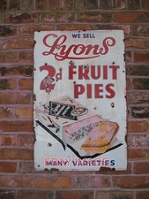 PHOTO  LYONS FRUIT PIES ENAMEL