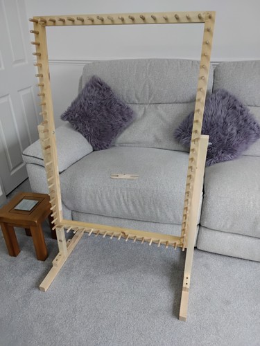 Frame make pom - frame, blankets