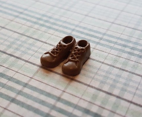 Miniature tan shoes 11mm - , for
