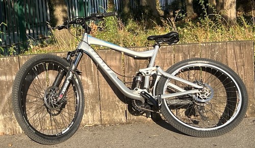 Size medium giant reign - giant,