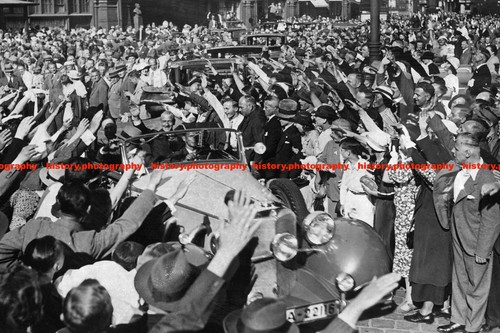 F021180 oswald mosley - oswald,