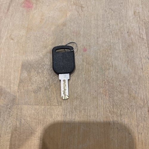 Tubz vending machine key - key, 3