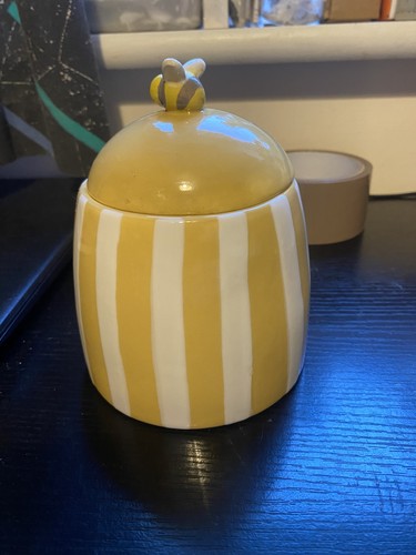 Trinket pot with - with, on