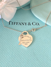 Return to Tiffany & Co. Heart tag and Key Pendant 20 Inches Silver Necklace