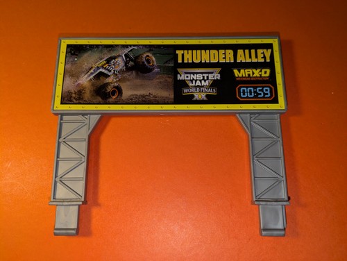 Monster jam dirt arena - dirt, playset