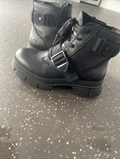 UGG Women's Ashton Lace Up Short Boot