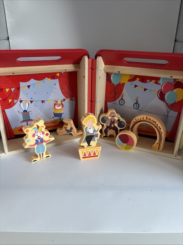 Little town carry along wooden - along,