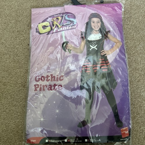 Gothic pirate dressing - gothic,
