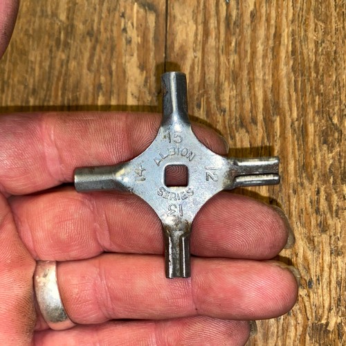 Vintage spoke key onboard - vintage,