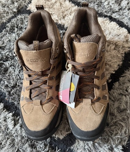 Bnwt mountain warehouse - mountain, field