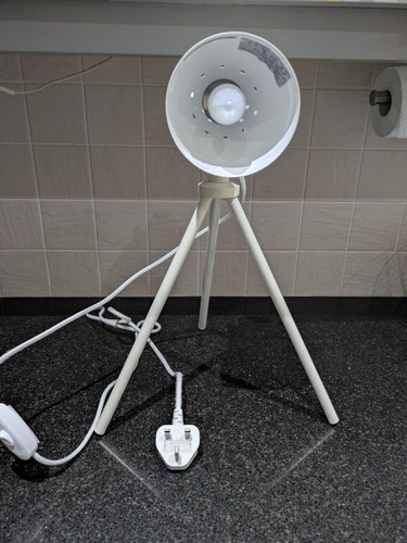 Quality tripod table lamp - table, in