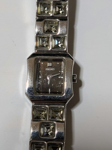 Quartz watch 1e20 2a30 - watch, color