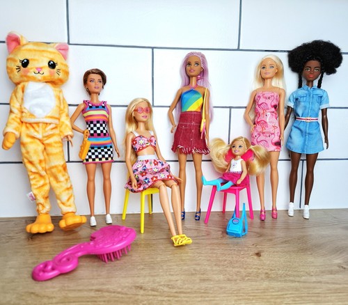 Barbie dolls bundle - -, cat