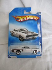 Hot Wheels 2009 Muscle Mania '69 Dodge Charger White Metallic Sealed In Card 