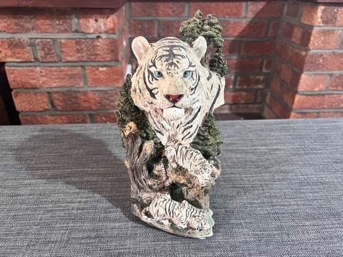 White tiger cubs resin - &,