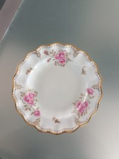 Royal Crown Derby Royal Pinxton Roses Wavy  Edge 26 cm Dinner / Cabinet Plate