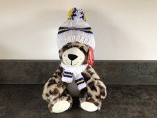 BNWT LEEDS UNITED HAND KNITTED