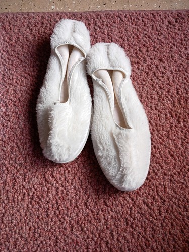 White vintage fluffy slippers - fluffy,