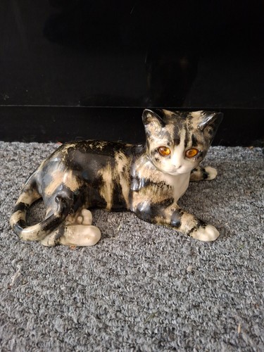 Winstanley cat size - winstanley,