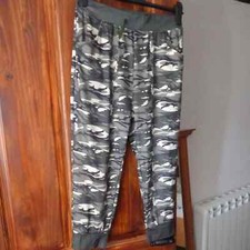 LADIES/GIRLS CROPPED LEISURE/PJ'S BOTTOMS SIZE M  IN EXC. COND.