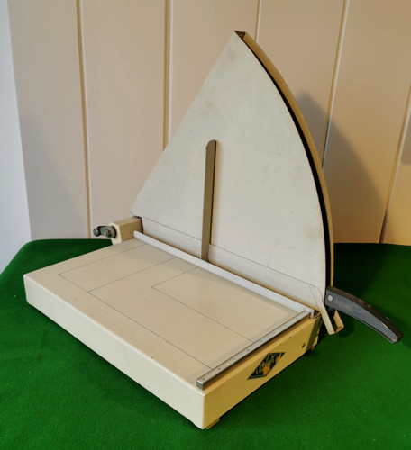 Ideal guillotine table top - guillotine,