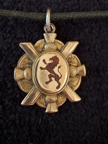 Antique gold rampant - rampant, lion