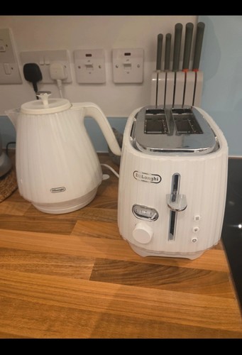 Longhi white kettle - white,
