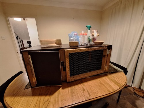 Sturdy rabbit hutch - hutch, &