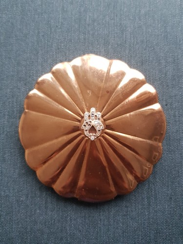 Vintage round kigu compact - round,