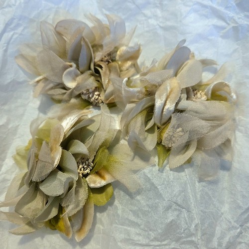 Pretty vintage floral - pretty,