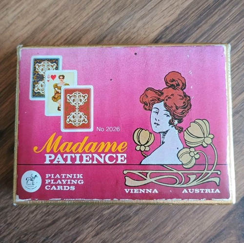 Madame patience play cards - madame,