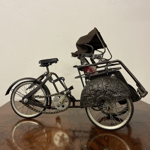 Model rickshaw authentic - of,