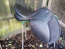 17 1/2 in Black Synthetic Saddle