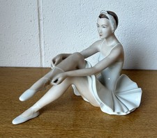 Royal Dux Bohemia Fine Porcelain Ballerina Figure Figurine 22220 Pink Triangle