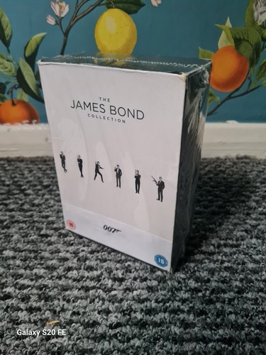 The james bond - james, collection