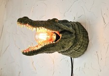 Crocodile Head Wall Lamp –