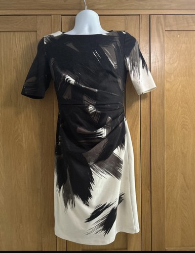 Knee length dress - knee,