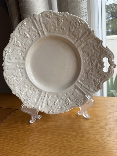 Unusual white majolica single - unusual,