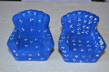 Chair salt and peper shakers