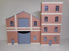 O Gauge Industrial Building