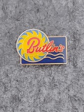 BUTLINS HOLIDAYS  MODERN TRADE PIN BADGE  - BUTLINS LOGO AND SUN