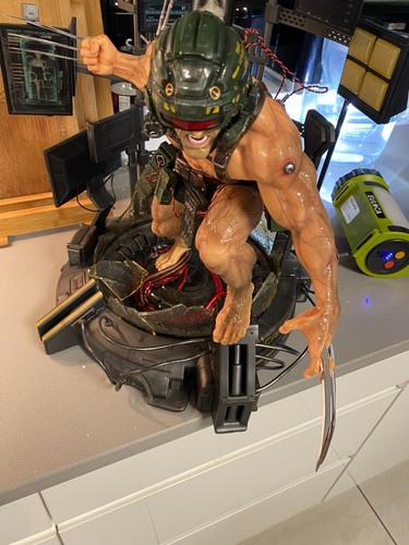 Studios weapon wolverine - x,