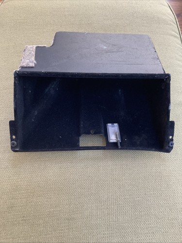 Porsche 944 glovebox interior - glovebox,