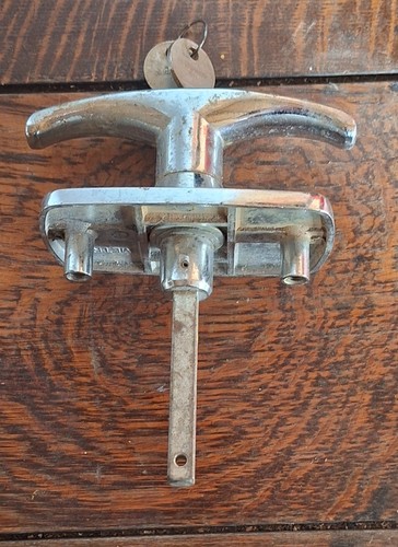 Garage door handle locking - garage,