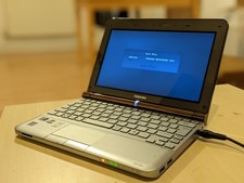 Toshiba NB200 Netbook - 10.1"