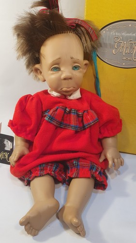 Hard plastic spanish doll - doll, (85)