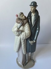 Lladro #1452 "On the Town"