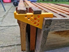 Bee frame support holder - bee,