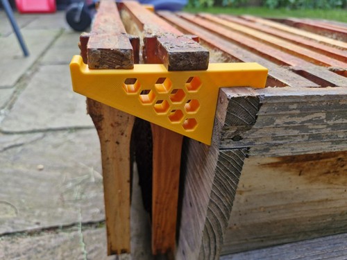 Bee frame support holder - bee,