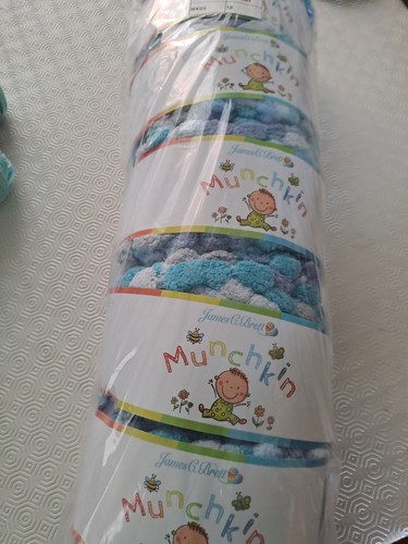 James brett munchkin super - james, c